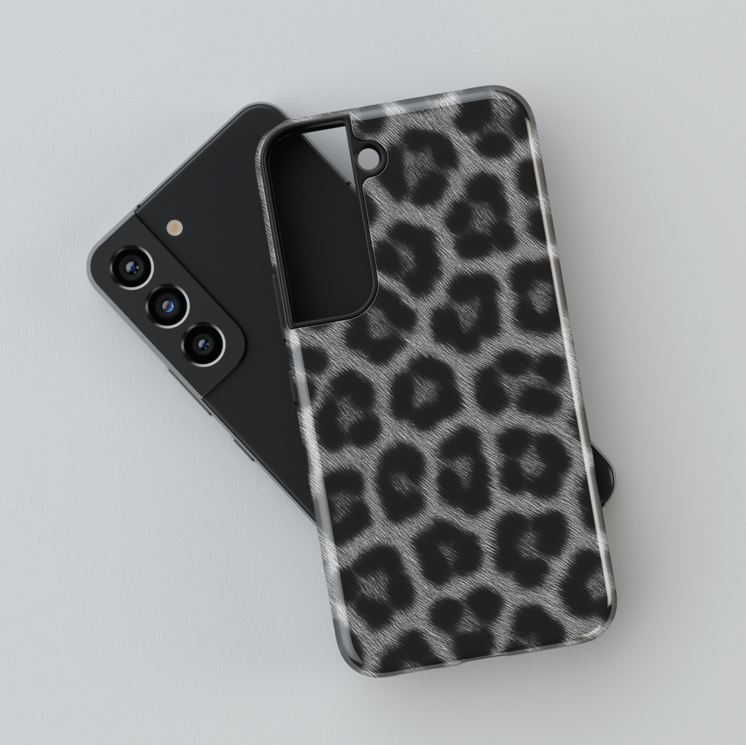 Black and gray leopard print Galaxy case with fur texture effect – edgy and fashionable animal print phone cover