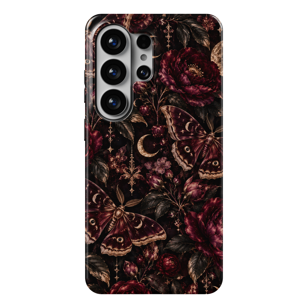 CASELIX Midnight Moth Samsung Galaxy S26 Ultra Tough MagSafe protective phone case featuring a luxurious midnight-black and deep burgundy background adorned with dramatic wine-red peonies, dark plum blossoms, and enchanting vintage-inspired celestial moths. Intricately detailed burgundy and bronze moth wings feature delicate crescent moon markings, ornamental eye patterns, and elegant antique-gold accents. Romantic crimson flower buds, dark olive-green botanical leaves, and softly layered floral petals inte