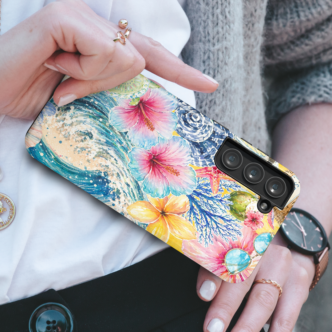 Coastal floral Samsung Galaxy S26 Ultra case with hibiscus flowers, seashell textures and ocean wave design in soft beach colors.