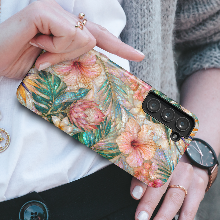 Luxury tropical Samsung Galaxy S26 Ultra phone case with hibiscus flowers, exotic botanical leaves, and island-inspired artwork.